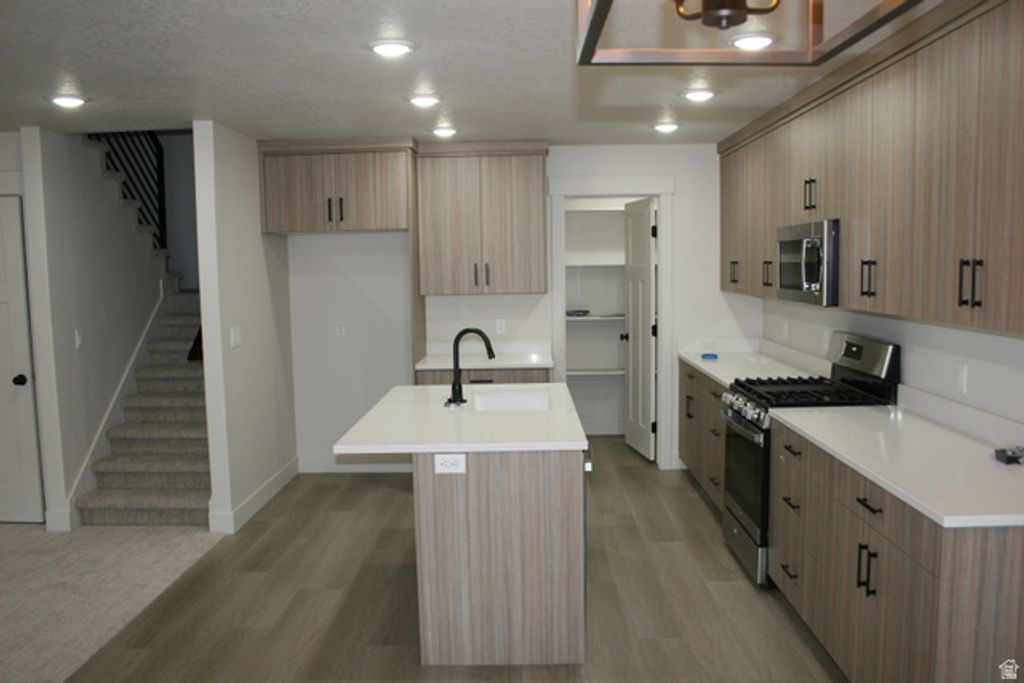 1348 S MOUNTAIN RD, Ogden, UT 84404 — exterior