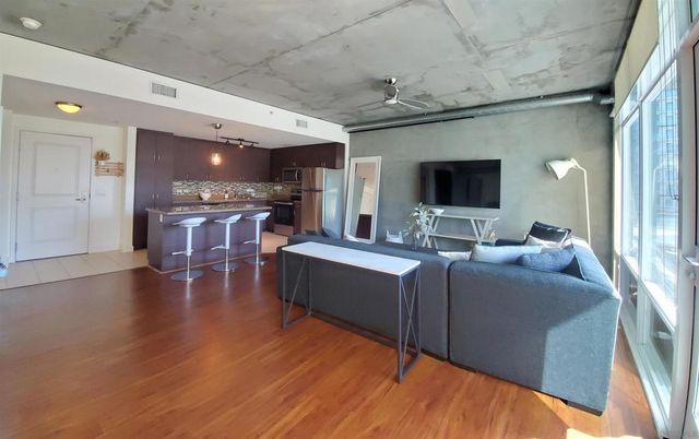 1080 Park Blvd 817, San Diego, CA 92101