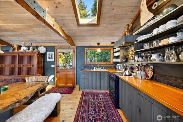 5132 West Shore Road, Anacortes, WA 98221