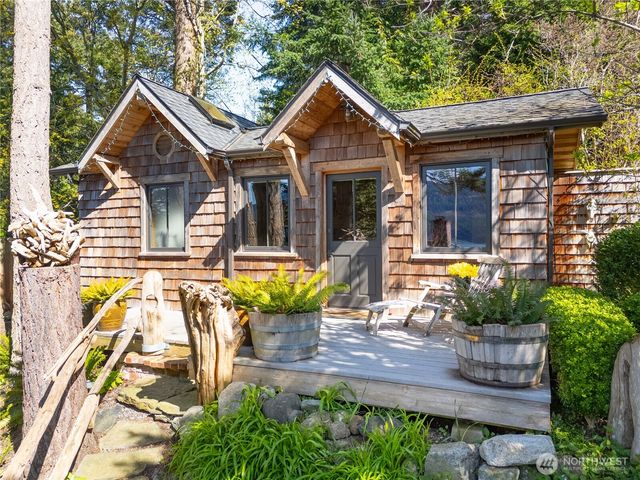 5132 West Shore Road, Anacortes, WA 98221