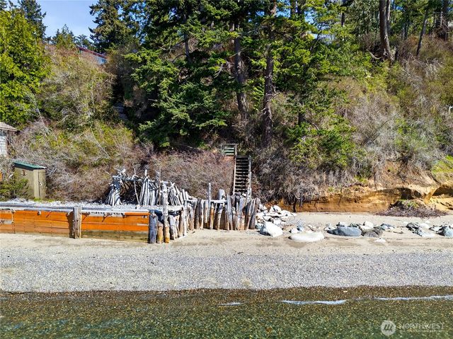 5132 West Shore Road, Anacortes, WA 98221