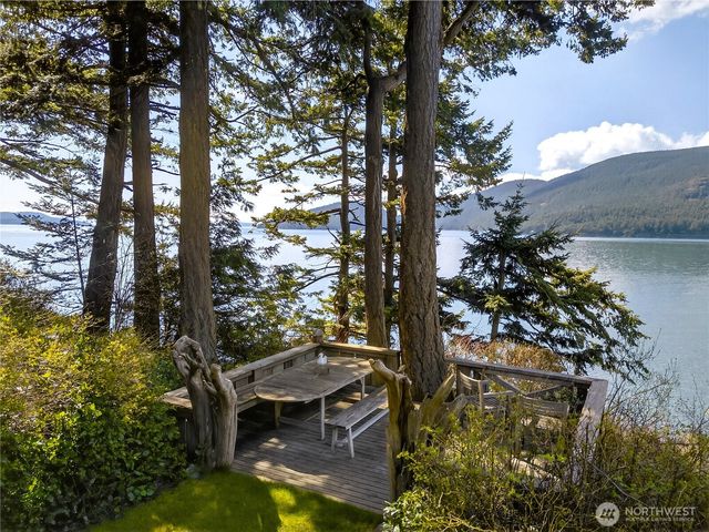 5132 West Shore Road, Anacortes, WA 98221