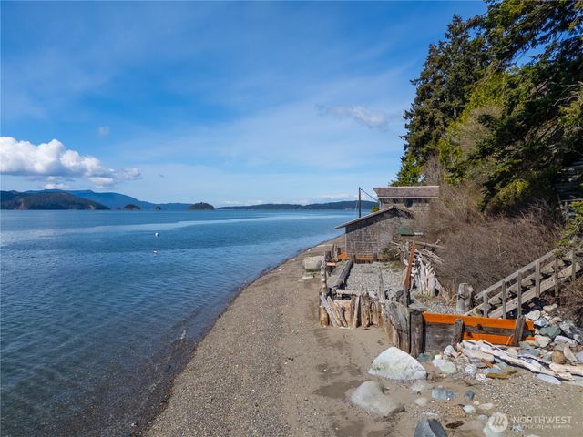 5132 West Shore Road, Anacortes, WA 98221