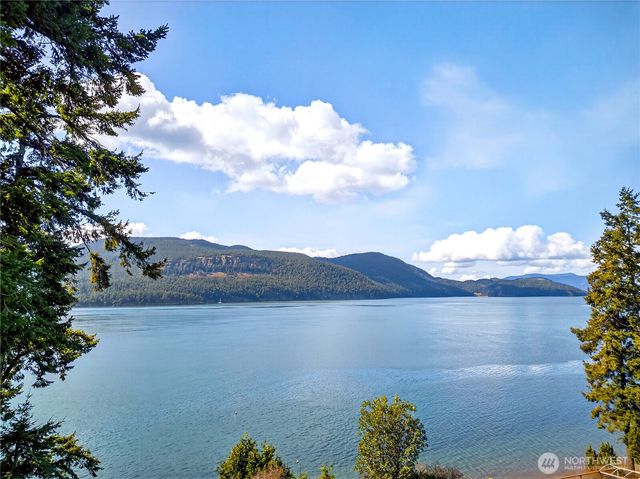 5132 West Shore Road, Anacortes, WA 98221
