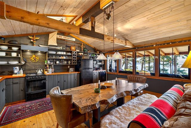 5132 West Shore Road, Anacortes, WA 98221