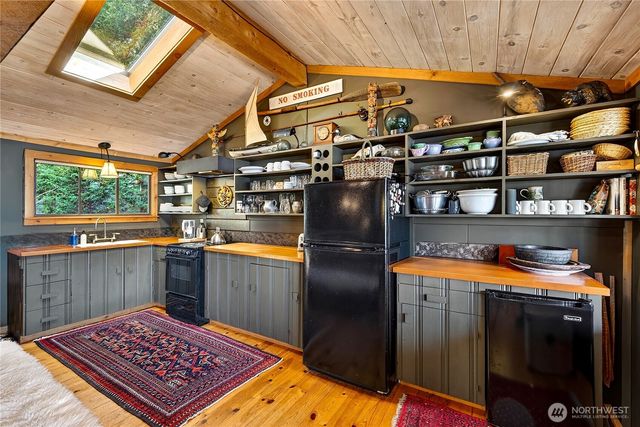 5132 West Shore Road, Anacortes, WA 98221