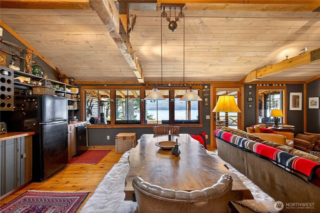 5132 West Shore Road, Anacortes, WA 98221