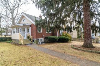 32 Harvard St, Natick, MA 01760