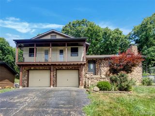 68 W Lakewood Drive, Fenton, MO 63026