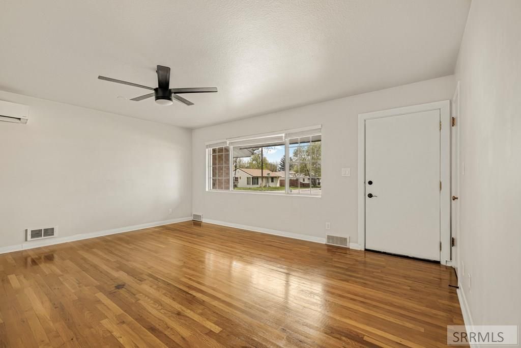 Image 3 of property listing at 1219 10th Street, Idaho Falls, ID 83404