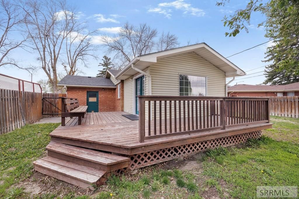 Image 5 of property listing at 1219 10th Street, Idaho Falls, ID 83404