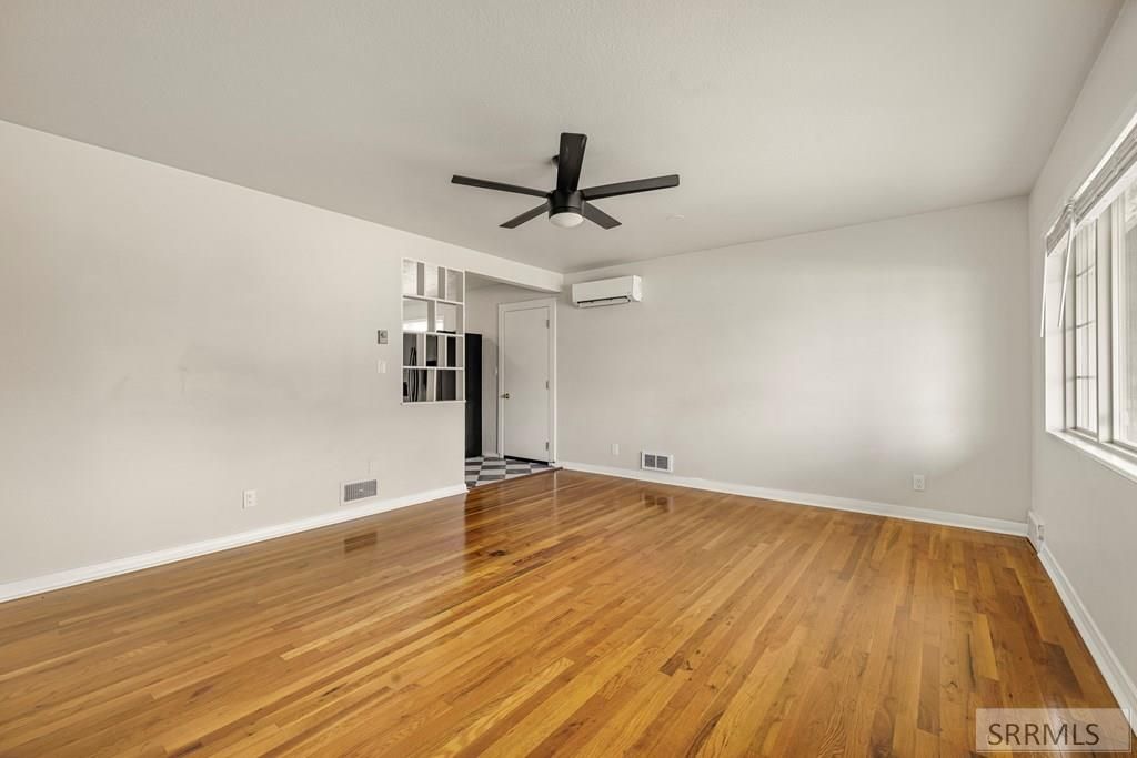 Image 6 of property listing at 1219 10th Street, Idaho Falls, ID 83404