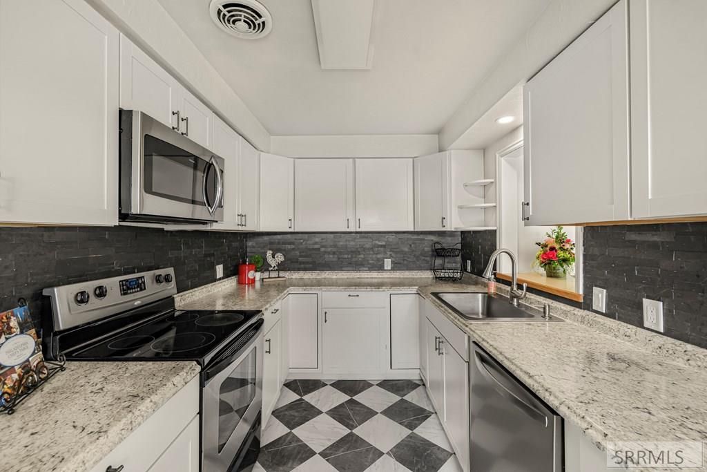 Image 9 of property listing at 1219 10th Street, Idaho Falls, ID 83404