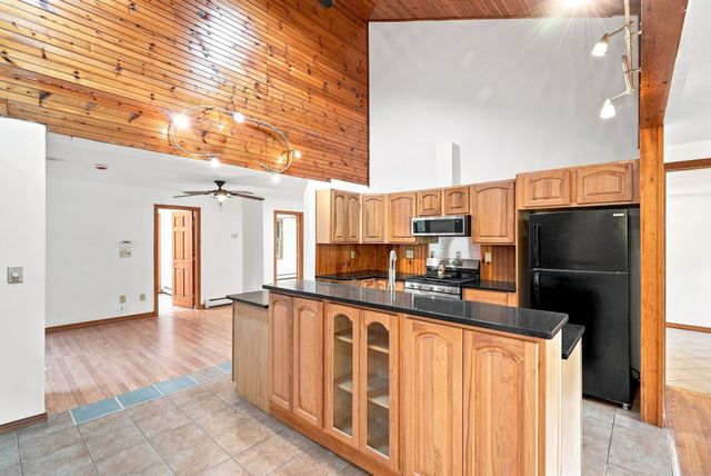 45 Campbell Dr, Easthampton, MA 01027