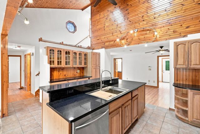 45 Campbell Dr, Easthampton, MA 01027