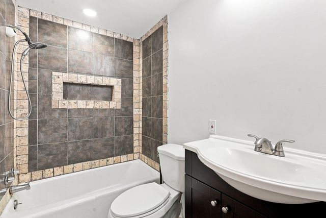 45 Campbell Dr, Easthampton, MA 01027
