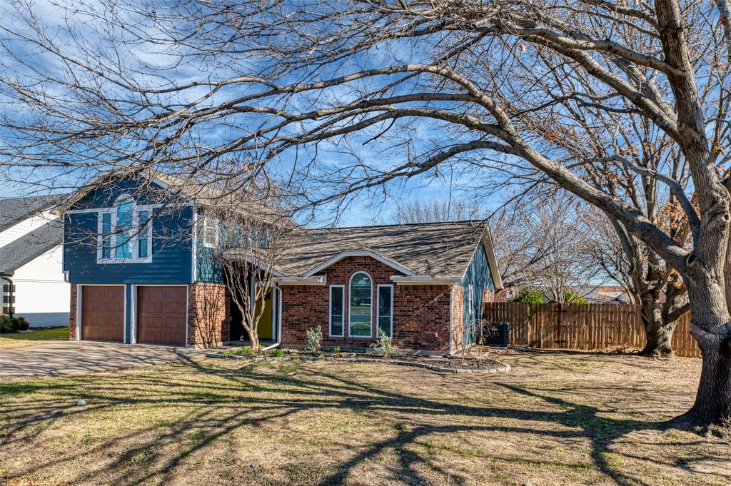 485 Ashley Lane, Roanoke, TX 76262