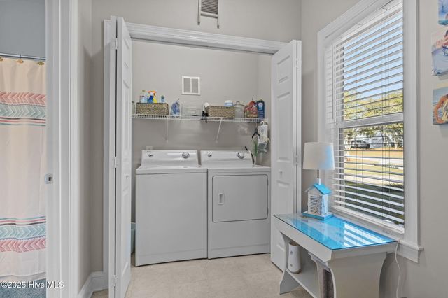 313 Loblolly Street, Emerald Isle, NC 28594