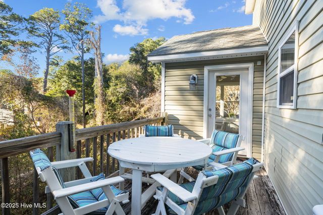 313 Loblolly Street, Emerald Isle, NC 28594