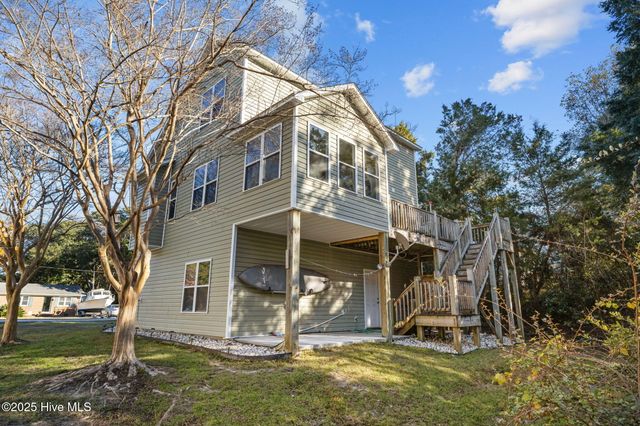 313 Loblolly Street, Emerald Isle, NC 28594