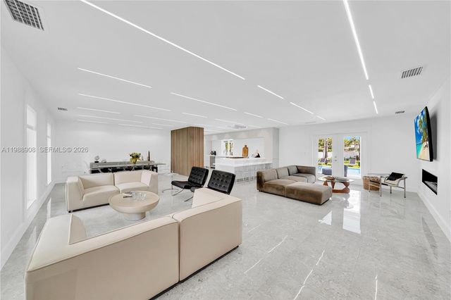 10705 SW 128th Ter, Miami, FL 33176