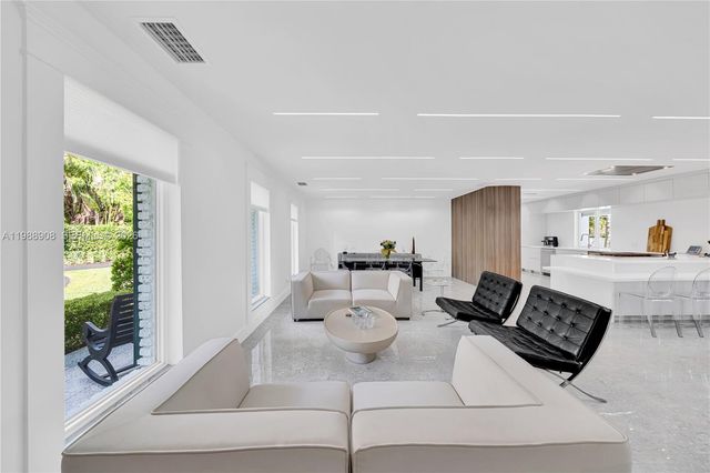 10705 SW 128th Ter, Miami, FL 33176