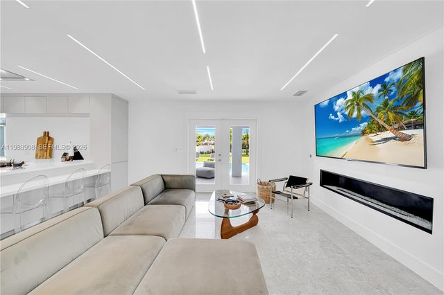 10705 SW 128th Ter, Miami, FL 33176