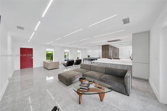 10705 SW 128th Ter, Miami, FL 33176