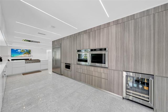 10705 SW 128th Ter, Miami, FL 33176