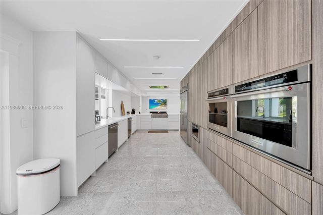 10705 SW 128th Ter, Miami, FL 33176