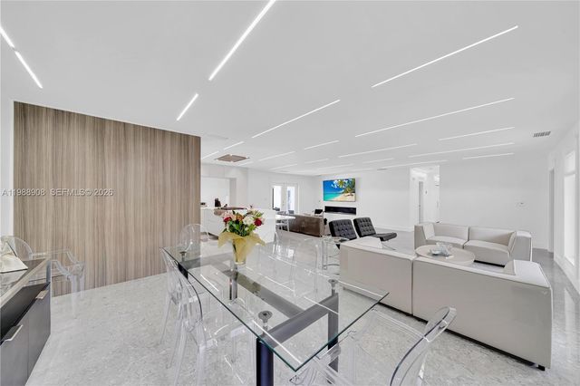 10705 SW 128th Ter, Miami, FL 33176