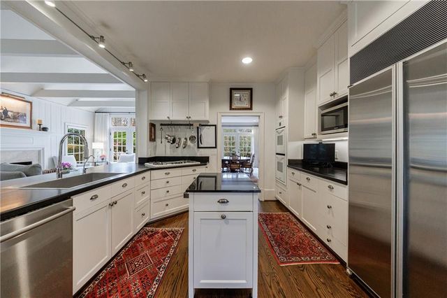 3302 W Andrews NW Drive, Atlanta, GA 30305