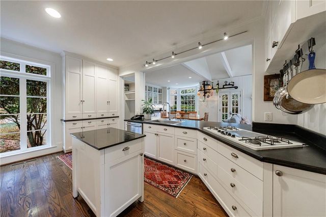 3302 W Andrews NW Drive, Atlanta, GA 30305