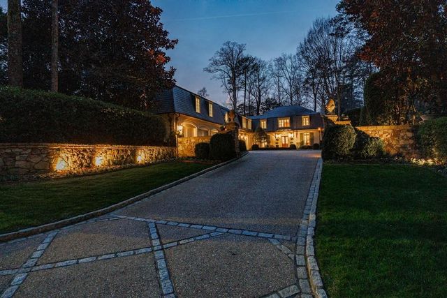 3302 W Andrews NW Drive, Atlanta, GA 30305