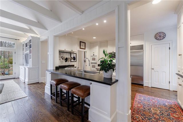 3302 W Andrews NW Drive, Atlanta, GA 30305