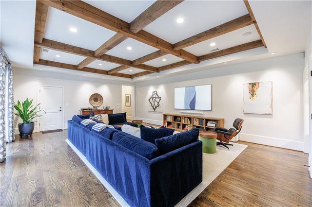 3302 W Andrews NW Drive, Atlanta, GA 30305