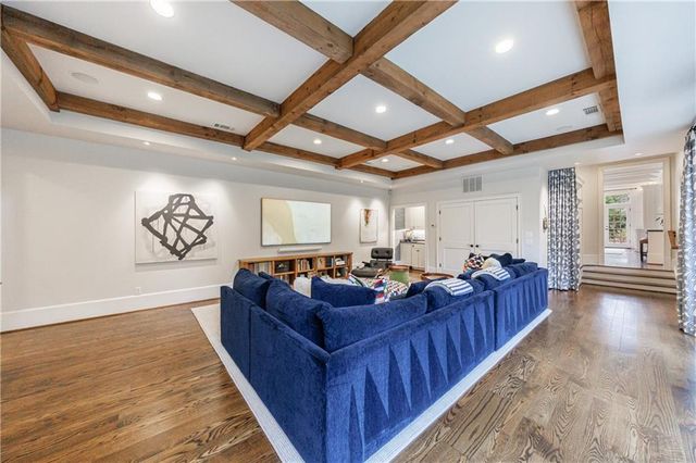 3302 W Andrews NW Drive, Atlanta, GA 30305