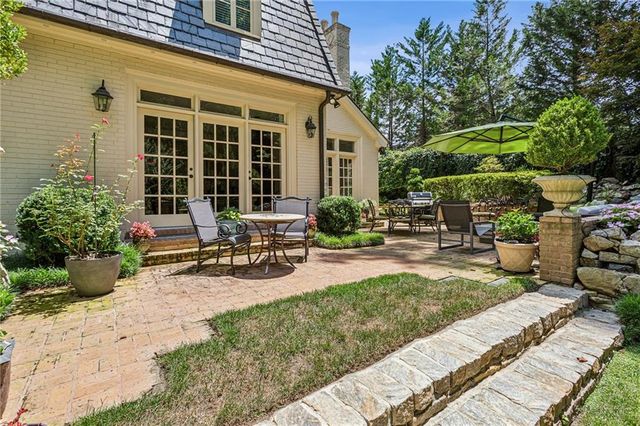 3302 W Andrews NW Drive, Atlanta, GA 30305