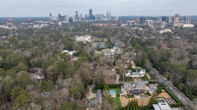 3302 W Andrews NW Drive, Atlanta, GA 30305