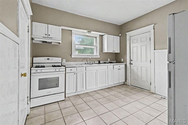 5823 Helen Avenue, Jennings, MO 63136