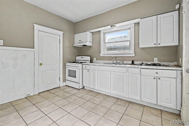 5823 Helen Avenue, Jennings, MO 63136