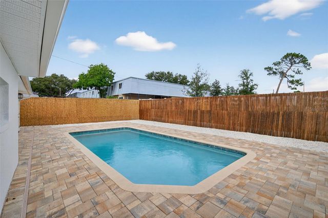 1550 CUMBERLAND LANE, Clearwater, FL 33755