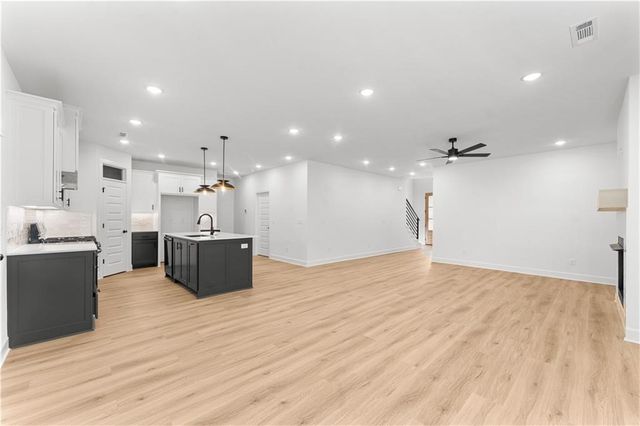 6910 SW Orange Avenue, Bentonville, AR 72713