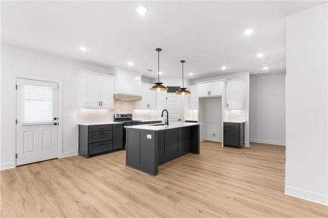 6910 SW Orange Avenue, Bentonville, AR 72713