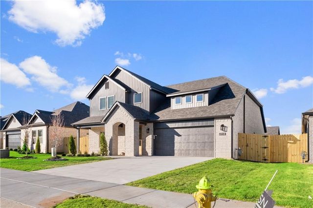 6910 SW Orange Avenue, Bentonville, AR 72713