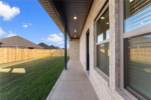 6910 SW Orange Avenue, Bentonville, AR 72713