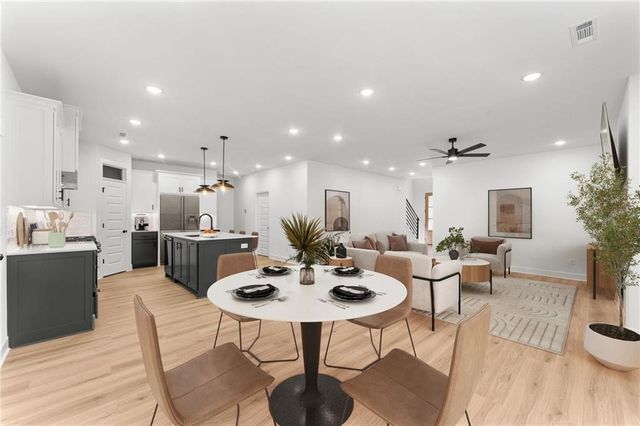 6910 SW Orange Avenue, Bentonville, AR 72713