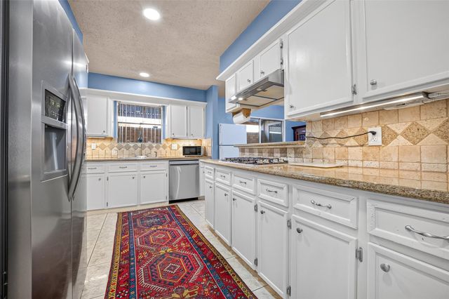 11562 Bellspring Drive, Houston, TX 77072