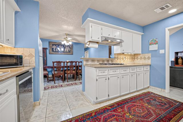 11562 Bellspring Drive, Houston, TX 77072