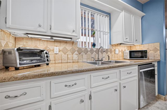 11562 Bellspring Drive, Houston, TX 77072